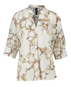 Marc Cain collections Wit blouse met dierenprint en vleermuismouwen Marccain 